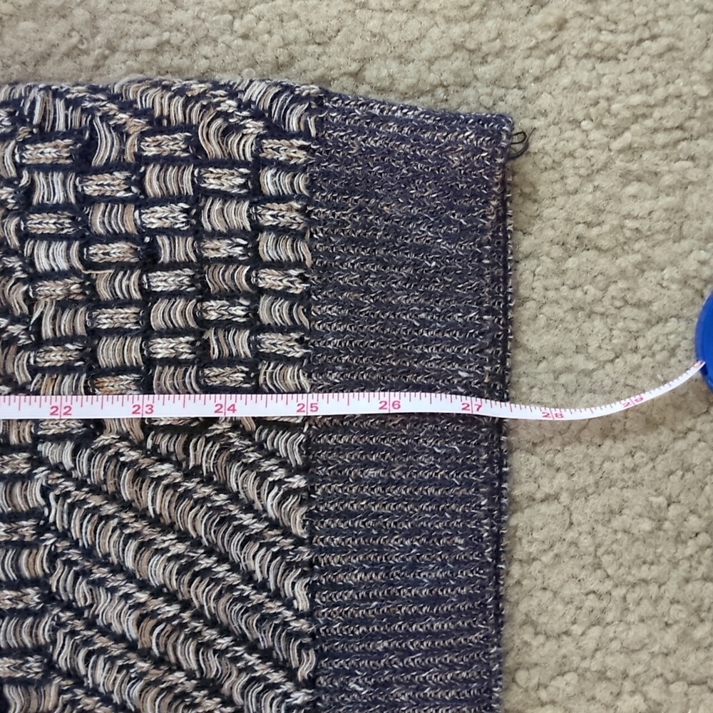 Sweater - Picture 5 of 5